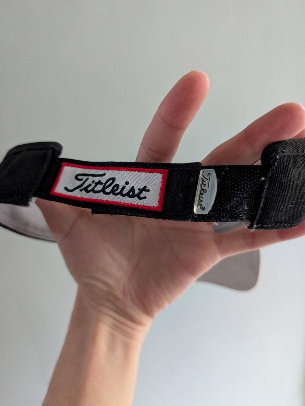 Titleist Footjoy Black Visor with White Embroidered Logo and Trim Golf Tennis - Picture 4 of 8